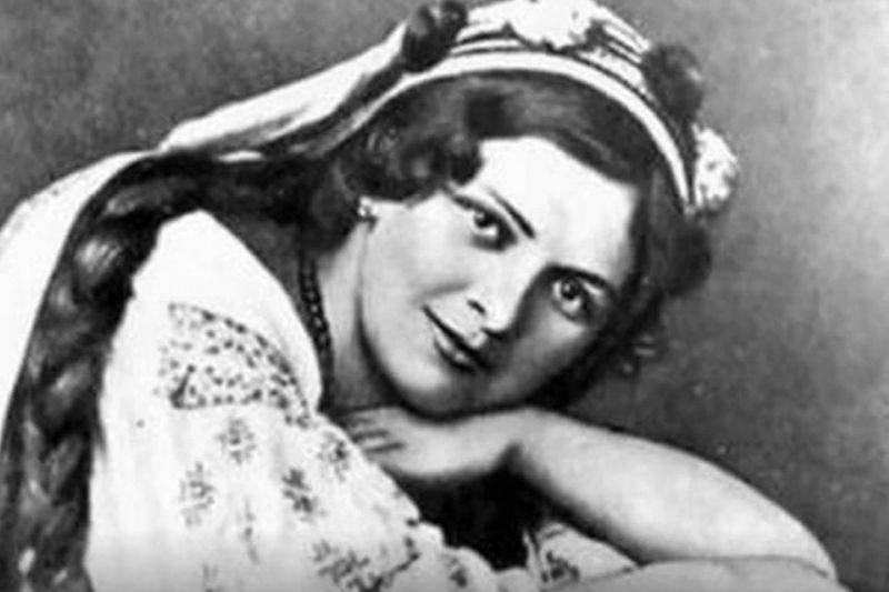 Злидні, неймовірна популярність і загадкова смерть за тиждень після пологів: минає 126 років з дня народження оперної діви Оксани Петрусенко