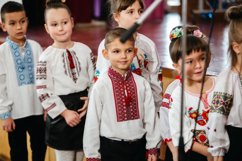 Напередодні Різдва у великій залі Ніжинської музичної школи відбувся святковий благодійний концерт на допомогу ЗСУ