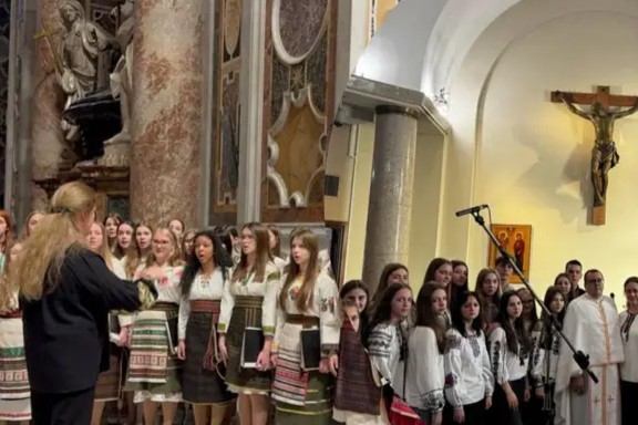 Люди плакали в Сенаті та Ватикані: тернопільський дитячий хор 